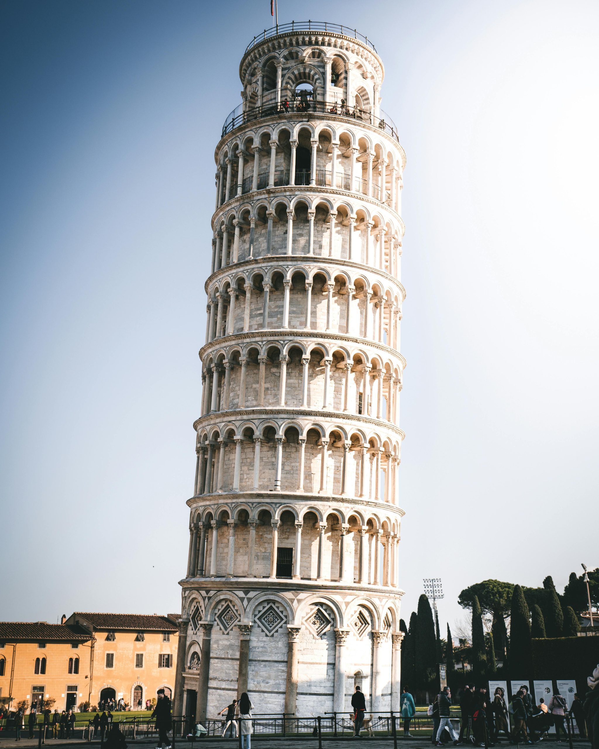 Torre Inclinada de Pisa en la Plaza de los Milagros